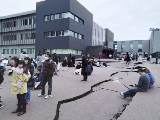 Ιαπωνία: Στους 48 ανήλθαν οι νεκροί από τους σεισμούς – Αγωνία για τους εγκλωβισμένους