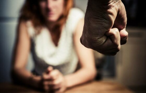 Θεσσαλονίκη: 15χρονος κατήγγειλε τον πατέρα του για κακοποίηση της μητέρας του – «Πρέπει να προστατεύσω τη μαμά μου»