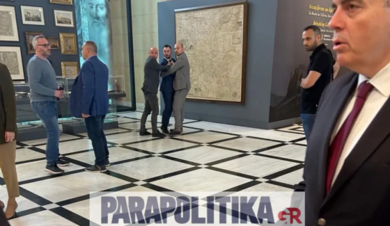 Βουλή: Συνελήφθη ο Κωνσταντίνος Φλώρος για την επίθεση στον Βασίλη Γραμμένο της Ελληνικής Λύσης