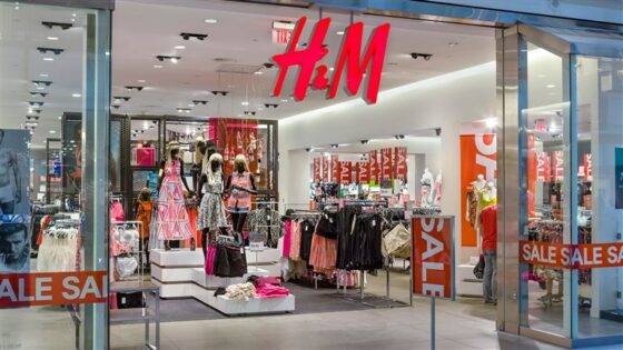 H&M: Έκλεισε άλλα τέσσερα καταστήματα η ΑΑΔΕ για δυο μέρες