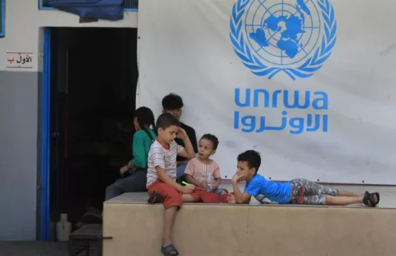 Ο επικεφαλής της UNRWA επικρίνει την απόφαση της Σουηδίας να τερματίσει τη χρηματοδότηση στην ανθρωπιστική οργάνωση