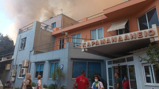 Πάτρα: Αναστέλλεται η λειτουργία του Καραμανδάνειου λόγω ζημιών από τη φωτιά