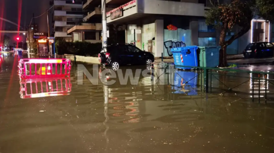 Την ΕΥΔΑΠ δείχνει ως υπεύθυνη για την πλημμύρα στην Ποσειδώνος ο δήμαρχος Αλίμου – «Έχουν γίνει παράνομες συνδέσεις ομβρίων από ιδιώτες», απαντά η ΕΥΔΑΠ