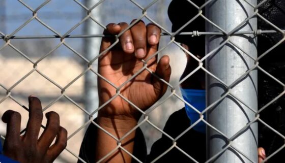 «Άλλη μία Δευτέρα στα ελληνικά δικαστήρια»: 25 χρόνια φυλακή σε εννιά πρόσφυγες στη Σάμο, δήθεν «διακινητές» – Αποστολή του TPP