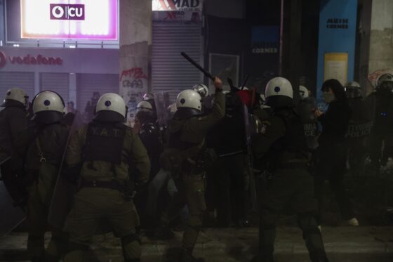 Ο ΓΓ. της ΟΕΝΓΕ καταγγέλλει εισβολή αστυνομικών σε ασθενοφόρο που μετέφερε τραυματίες από την καταστολή στις 6 Δεκέμβρη