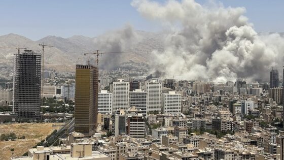 HΠΑ και Ισραήλ έχουν πλήξει 100.000 πολιτικές εγκαταστάσεις στο Ιράν μέσα σε ένα μήνα