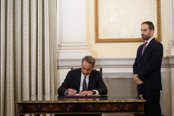 «Αστοχίες» και «αρνητική εμπειρία»: Ο Πρωθυπουργός διηγείται τον ΟΠΕΚΕΠΕ