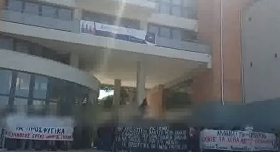 Βίαιη καταστολή με ξύλο και χημικά σε κινητοποίηση για την υπεράσπιση των Προσφυγικών στο Δημαρχείο Χαϊδαρίου