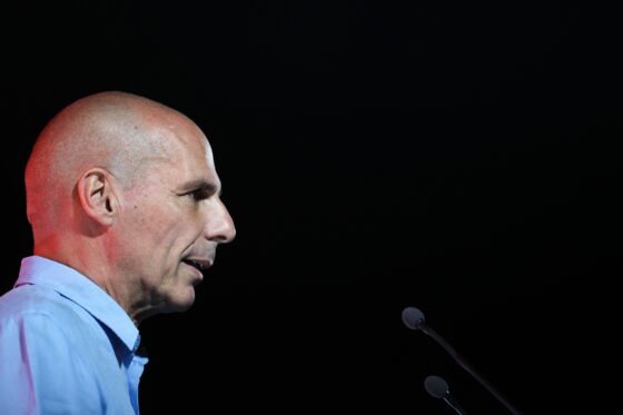 «Όχι» Βαρουφάκη στο ντοκιμαντέρ του ΣΚΑΪ – «Δεν θα χάσει τίποτα από την αξία του ως παράδειγμα προς αποφυγήν αν δεν εμφανιστώ»